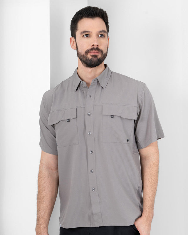 Camisa Outdoor Equipo MAJA®, Gris, vista frontal, fit Relajado, Poliéster, con Tela antidesgarro, ideal para oficina