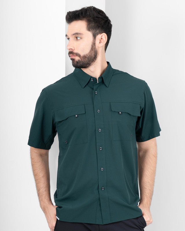 Camisa Outdoor Equipo MAJA®, Verde oscuro, vista frontal, fit Relajado, Poliéster, con Tela antidesgarro, ideal para oficina