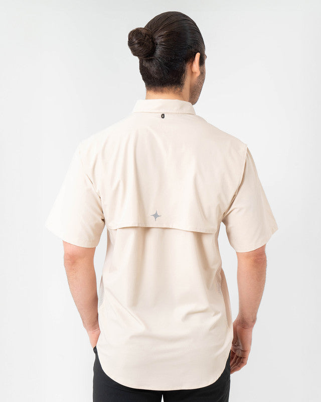 Camisa MAJA® Outdoor Signature, Khaki claro, vista posterior, fit Relajado, Poliéster, con Tela antidesgarro, ideal para oficina
