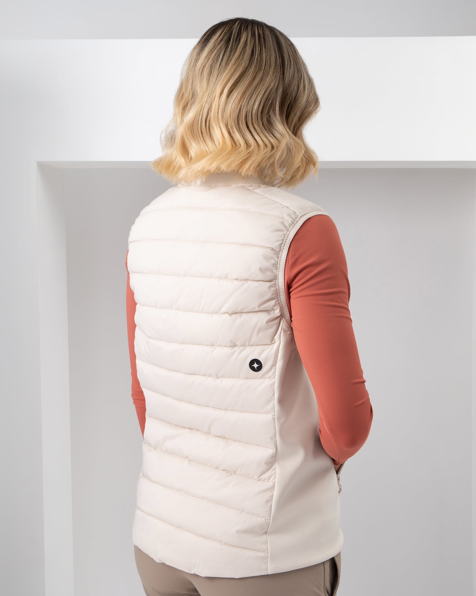 Chaleco Polar MAJA®, Crema, vista posterior, fit Slim, Poliéster, para uso casual o entrenamiento