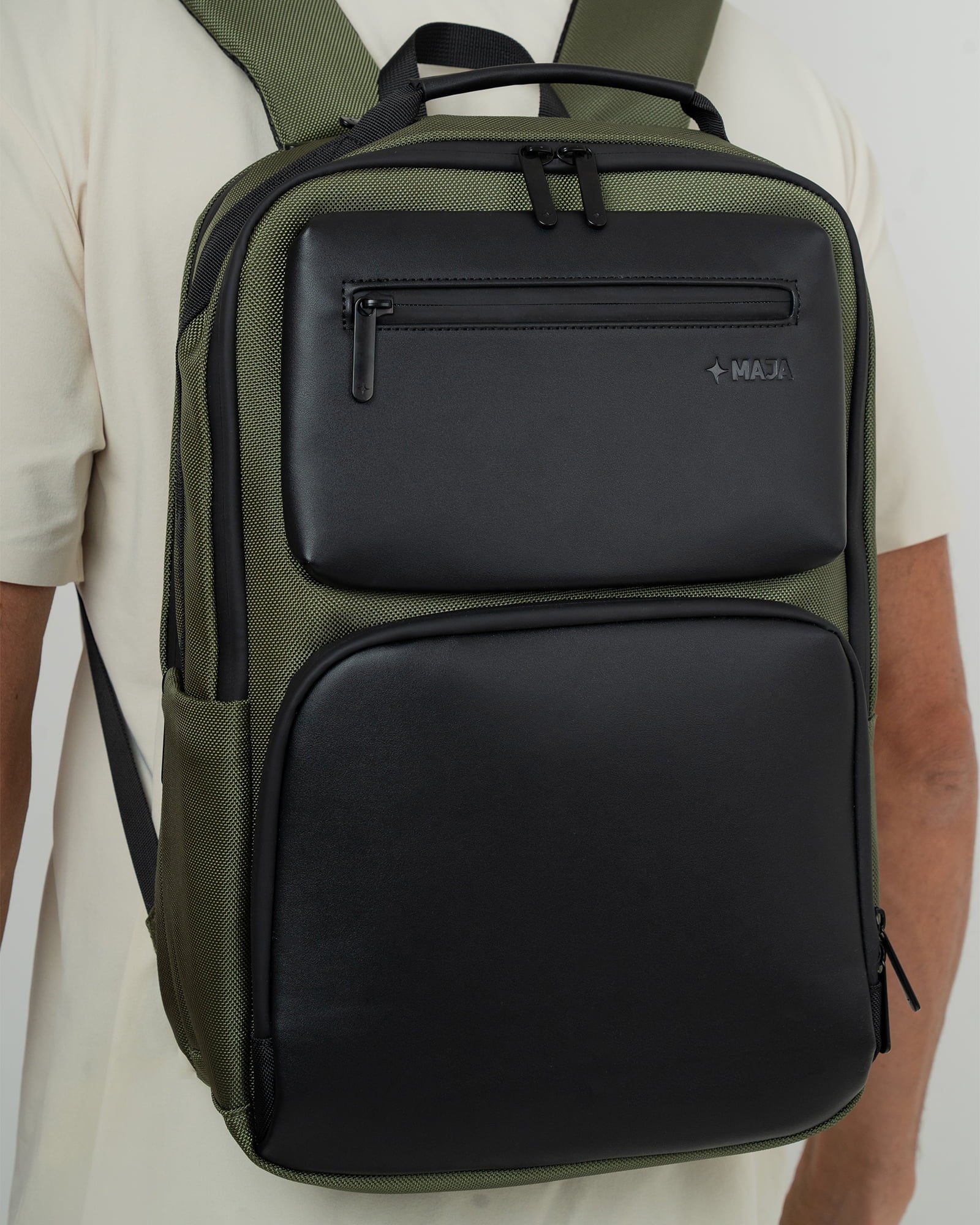 Mochila Formal MAJA® Ónix 20L