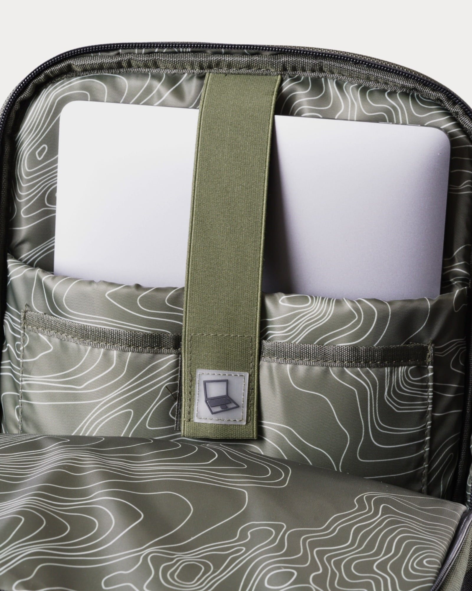 Mochila Formal MAJA® Ónix 20L