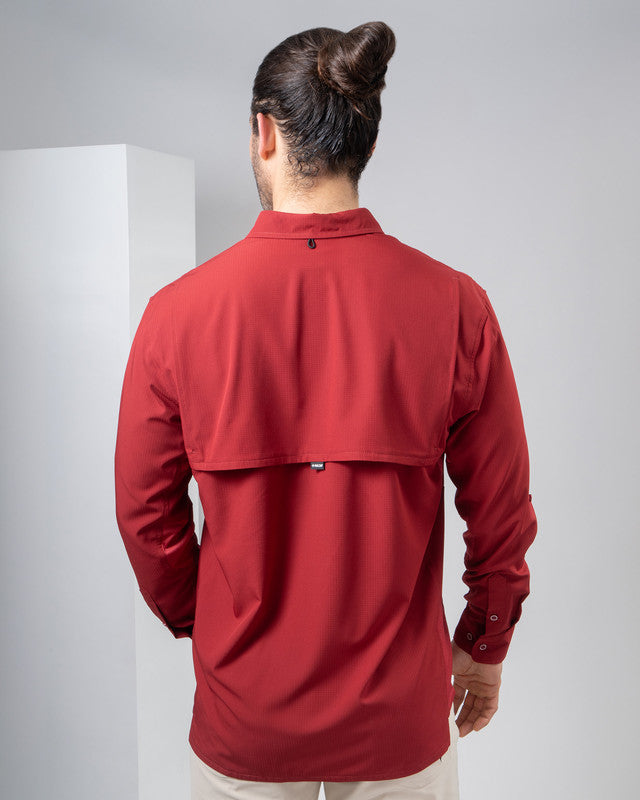 Camisa Outdoor Equipo MAJA®, Tinto, vista posterior, fit Relajado, Poliéster, con Tela antidesgarro, ideal para oficina