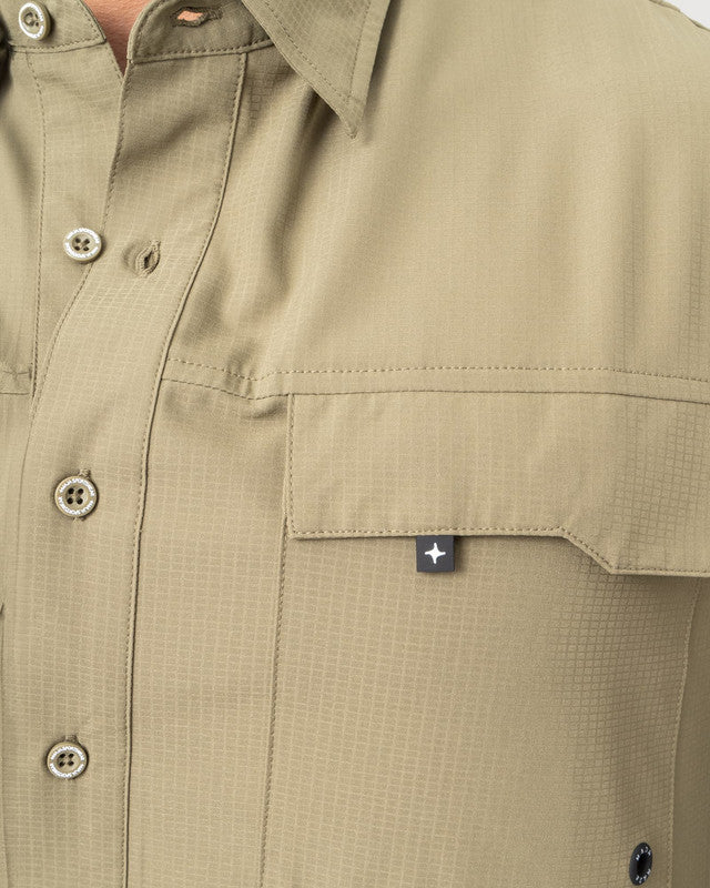Camisa Outdoor Equipo MAJA®, Olive green, vista lateral, fit Relajado, Poliéster, con Tela antidesgarro, ideal para oficina