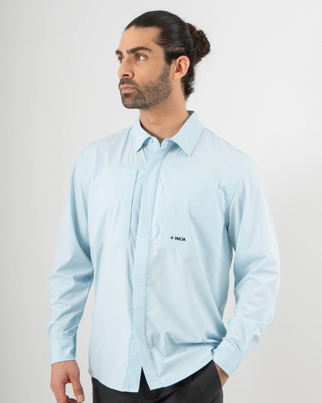 Camisa Pacífica, Azul cielo, vista frontal, fit Relajado, Poliéster, con Tela estiramiento 4 vías, ideal para oficina