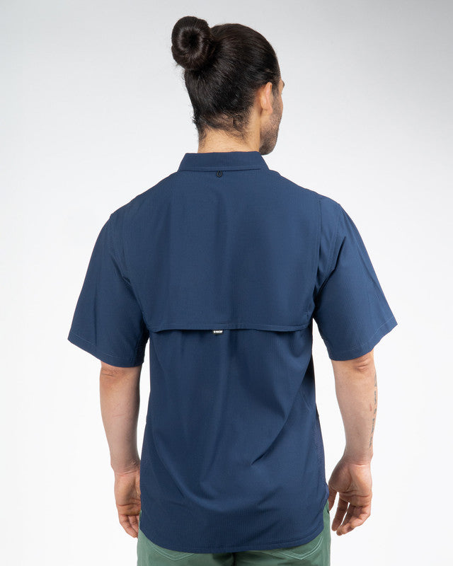 Camisa Outdoor Equipo MAJA®, Azul marino, vista posterior, fit Relajado, Poliéster, con Tela antidesgarro, ideal para oficina