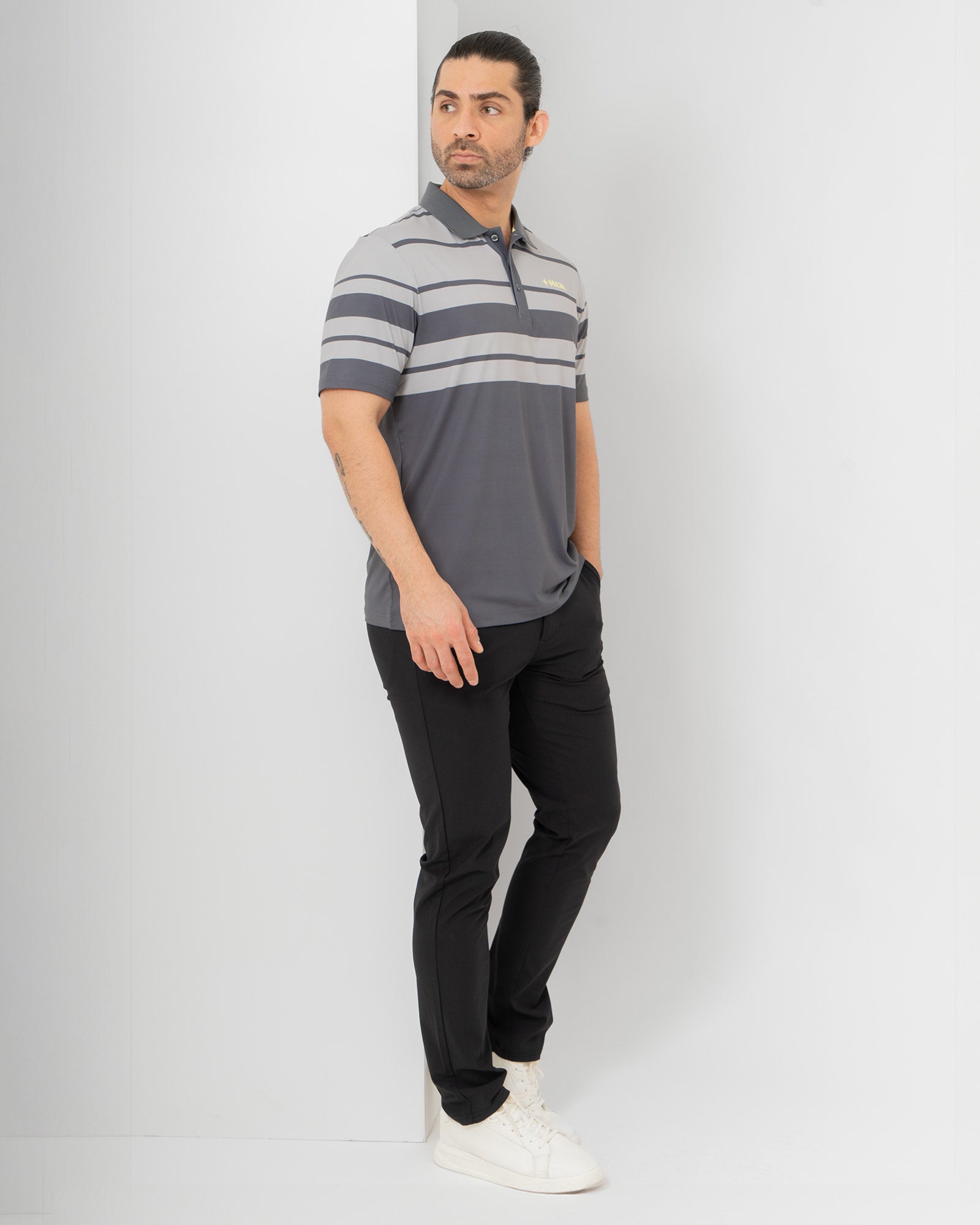 Pantalón Slim, Negro, detalle, fit Slim, Poliéster, con Tela estiramiento 4 vías, uso versátil