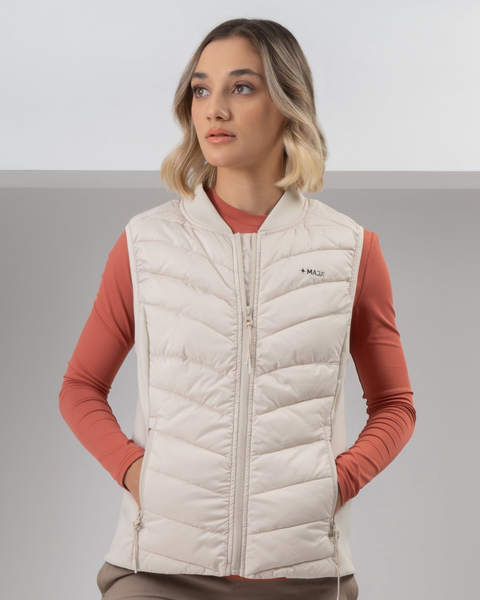 Chaleco Polar MAJA®, Crema, vista frontal, fit Slim, Poliéster, para uso casual o entrenamiento